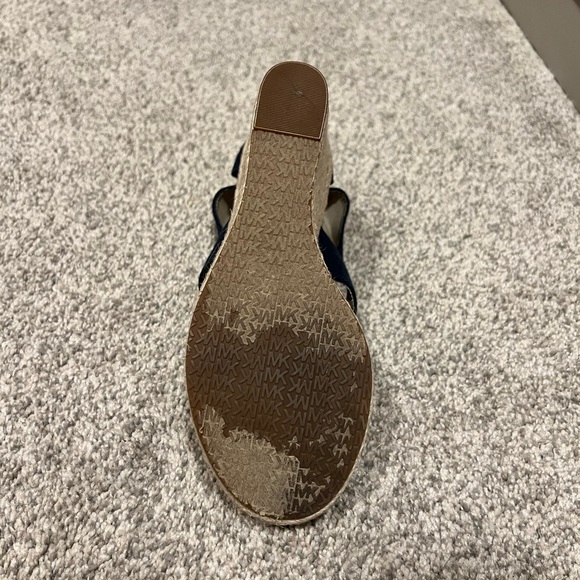 Michael Kors navy canvas size 7 wedges - Picture 4 of 4